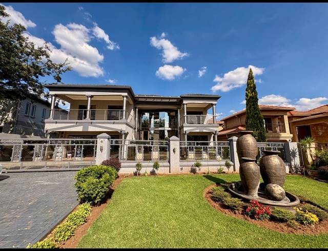 5 BEDROOM HOUSE FOR SALE IN HELDERWYK